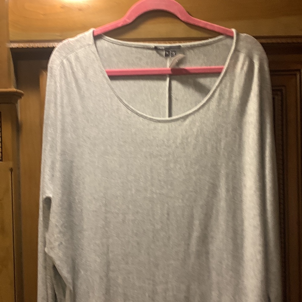NWT VINCE Boat Neck Dolman Long Sleeve T-Shirt - in Grey
Size X-Large - Picture 5 of 7